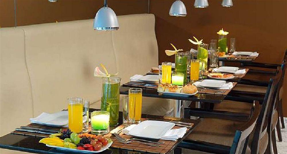 머제스틱 팰리스 호텔 Florianópolis 외부 사진 A restaurant in the United States