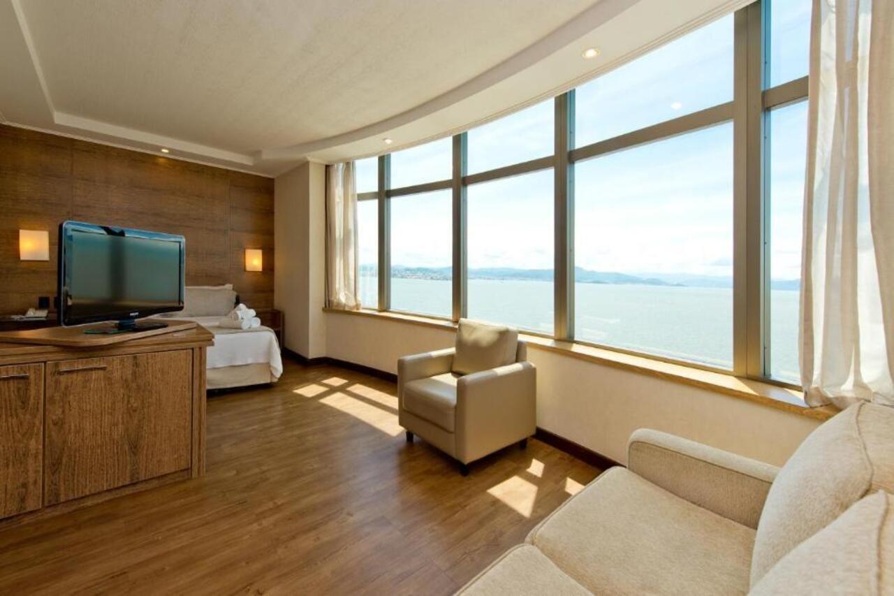 머제스틱 팰리스 호텔 Florianópolis 외부 사진 A room at the hotel
