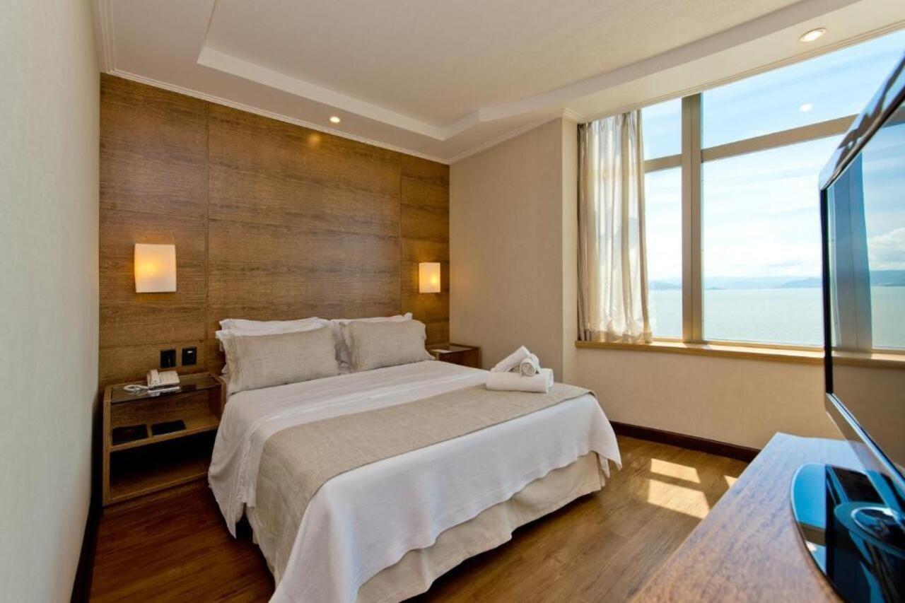 머제스틱 팰리스 호텔 Florianópolis 외부 사진 A bedroom at the hotel
