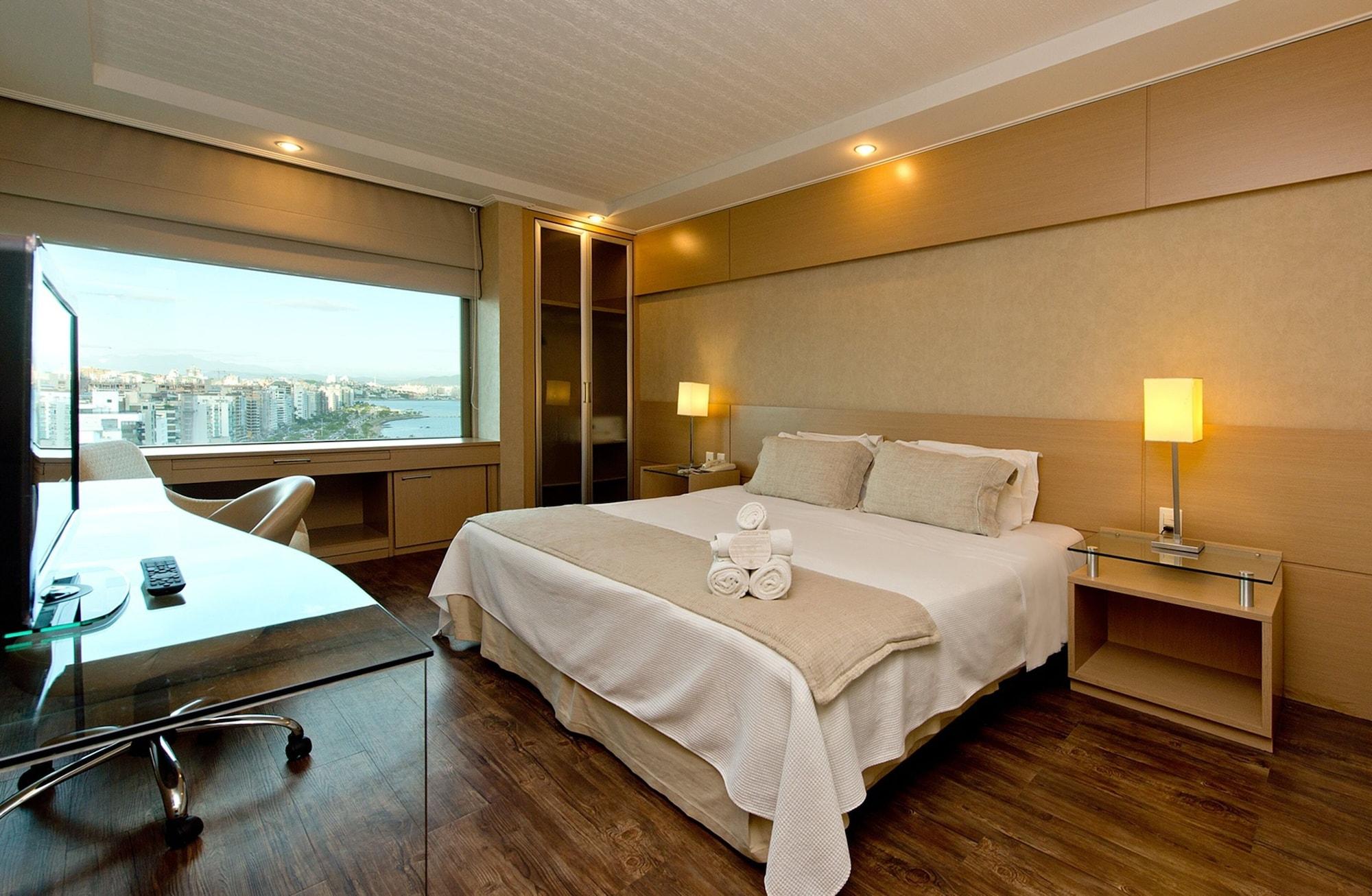 머제스틱 팰리스 호텔 Florianópolis 외부 사진 A room at the hotel