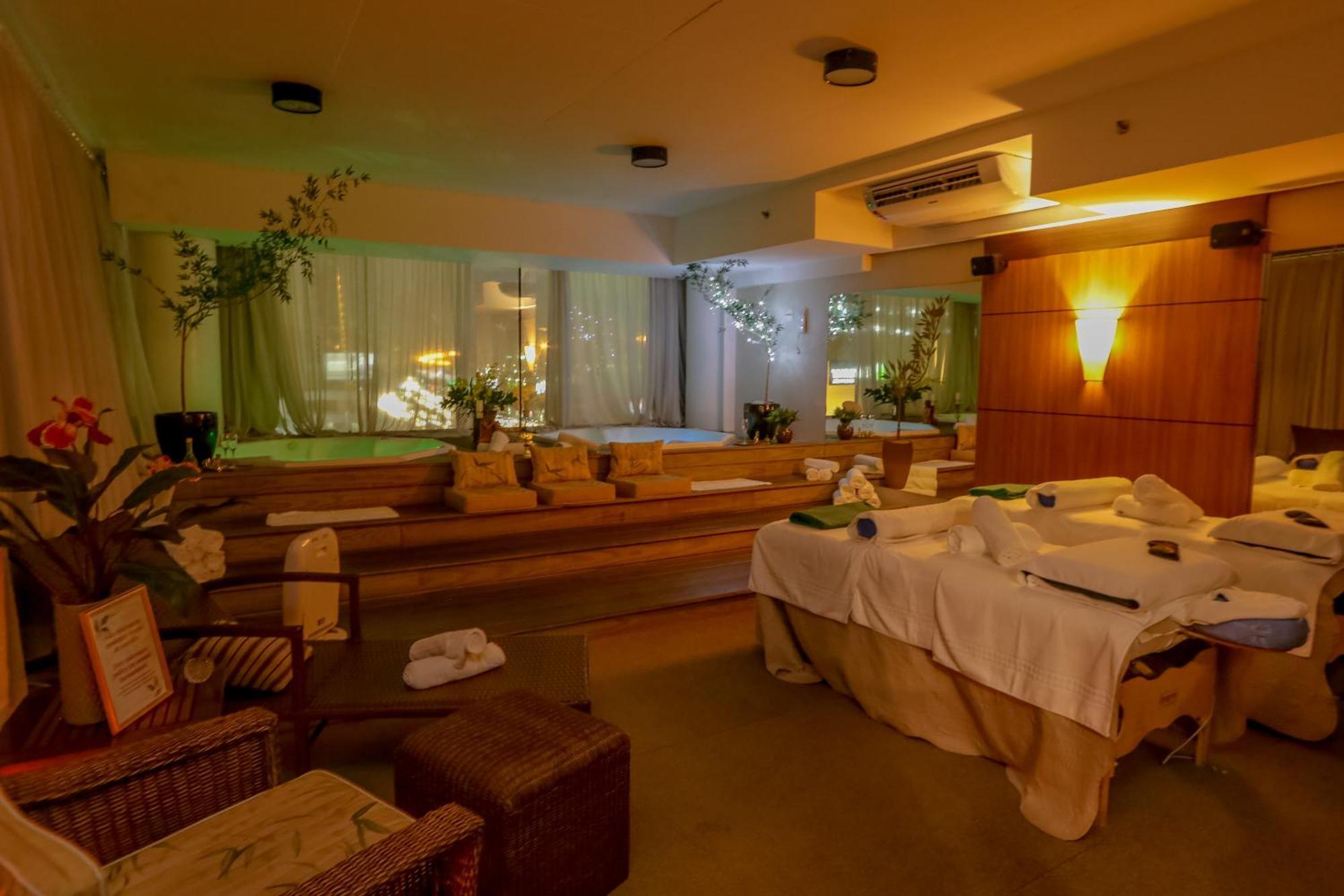 머제스틱 팰리스 호텔 Florianópolis 외부 사진 A spa in a hotel