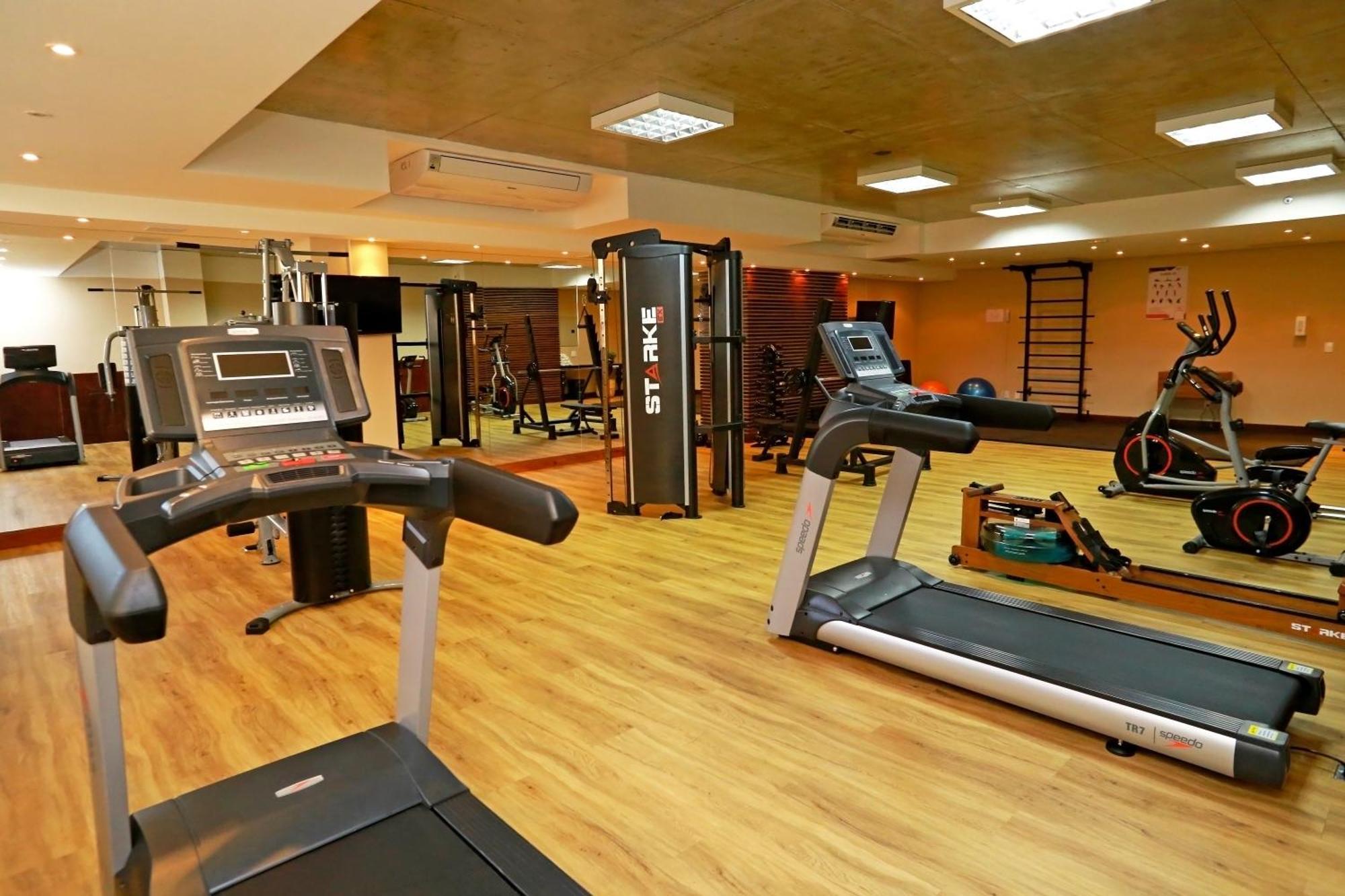 머제스틱 팰리스 호텔 Florianópolis 외부 사진 A gym