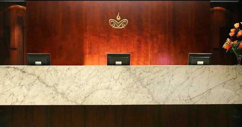 머제스틱 팰리스 호텔 Florianópolis 외부 사진 The front desk at the Crown Towers