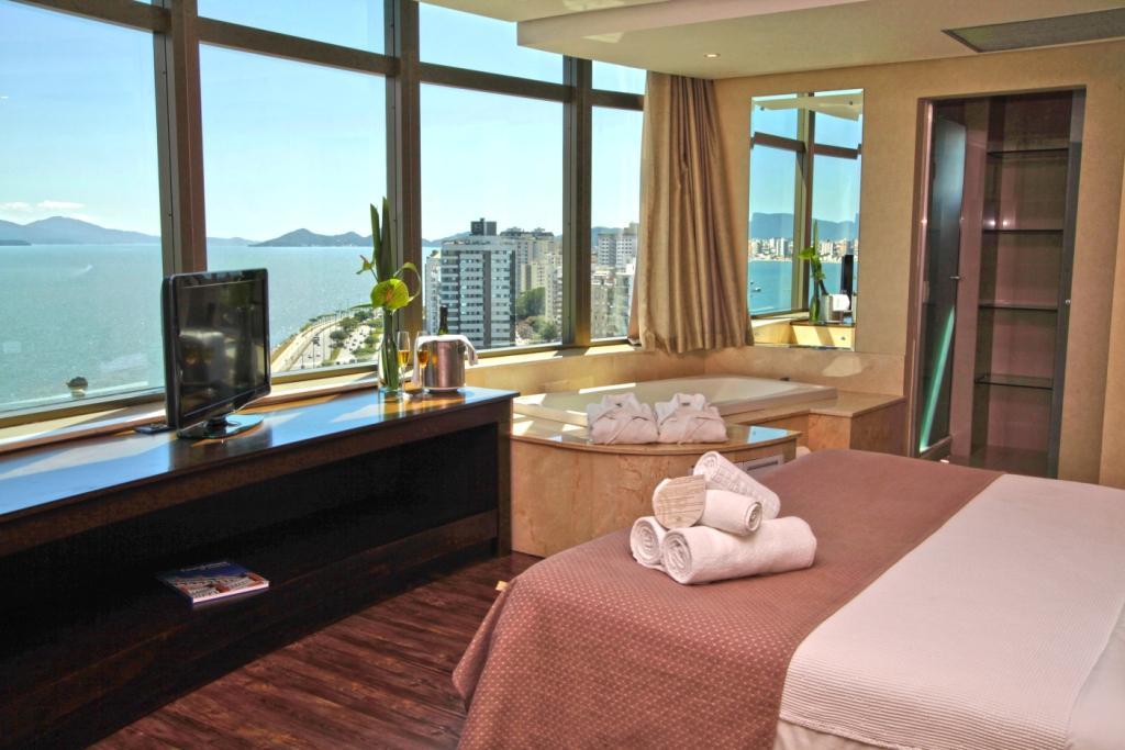 머제스틱 팰리스 호텔 Florianópolis 외부 사진 A suite at the hotel